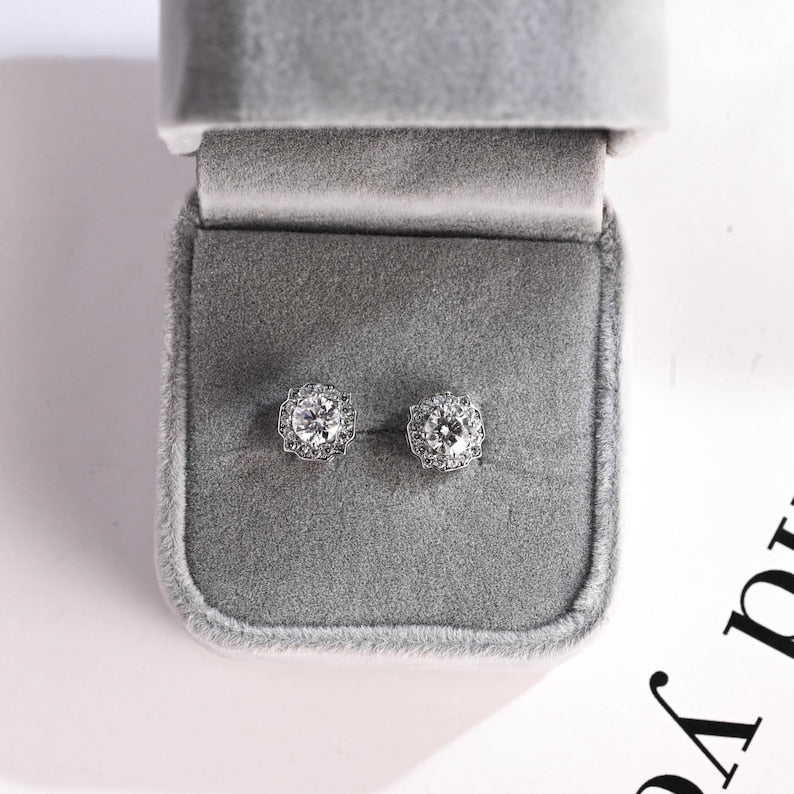 0.70 TCW Round Cut Moissanite Halo Stud Earrings in Gold 8