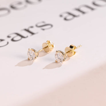 0.70 TCW Round Cut Moissanite Stud Earrings in Gold 10