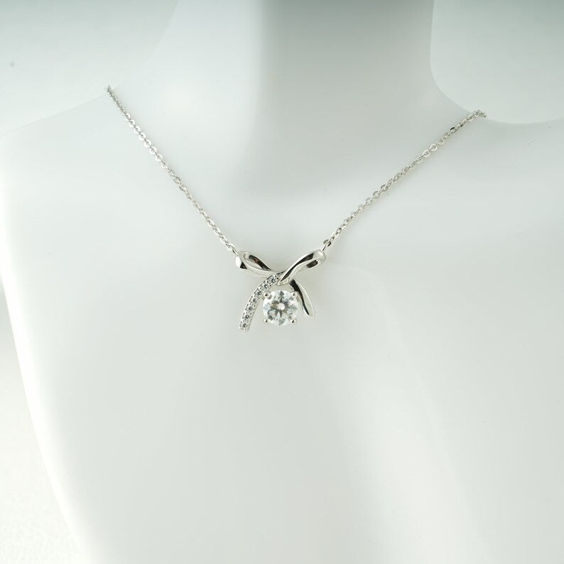 1.0 TCW Round Moissanite Diamond Unique Pendant Necklace in Solid Gold 9