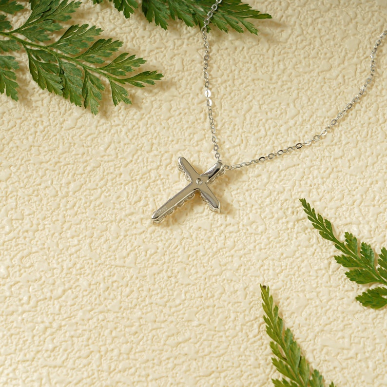 0.50 CT Round Moissanite Diamond Cross Pendant Necklace in Solid Gold 4