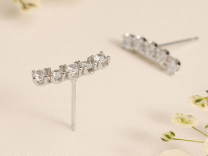 0.30 TCW Round Cut Moissanite Stud Earrings in Gold 2