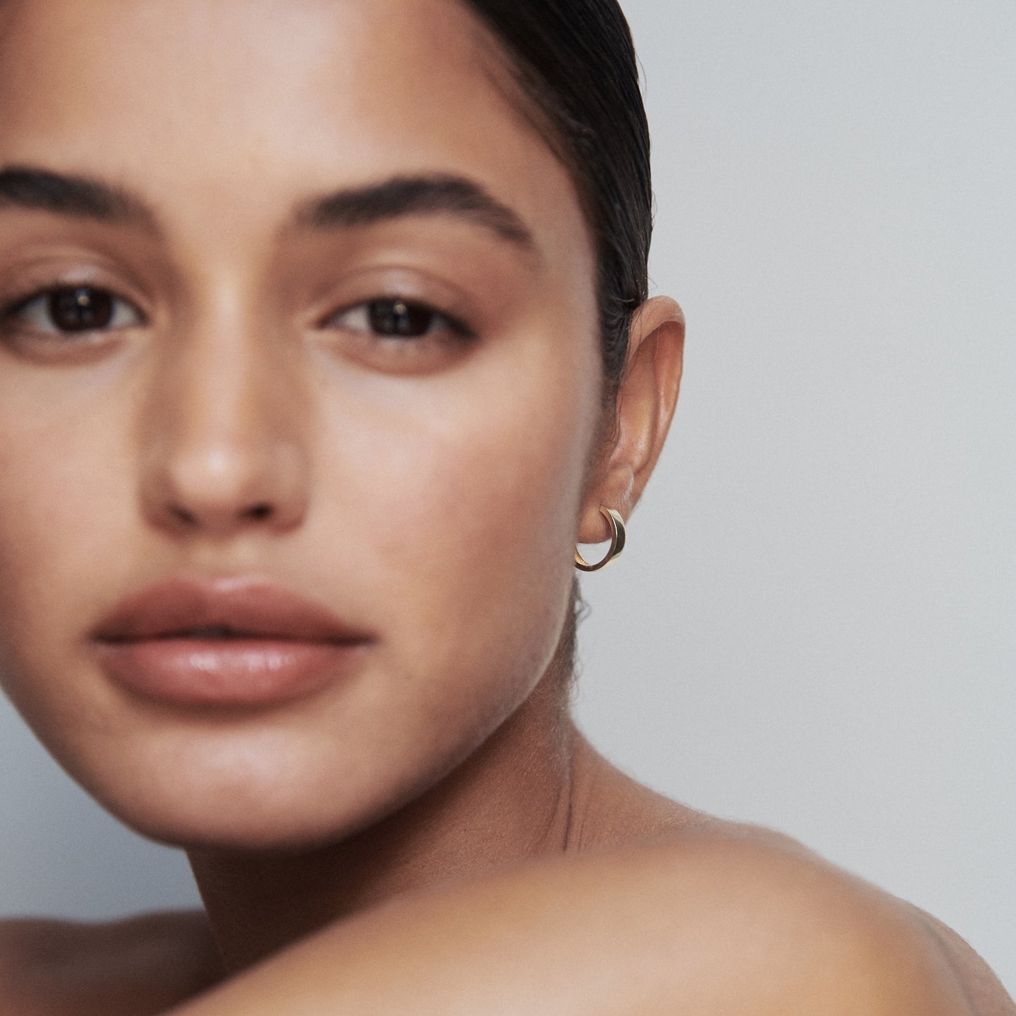 Square Huggies Earrings in Gold 7