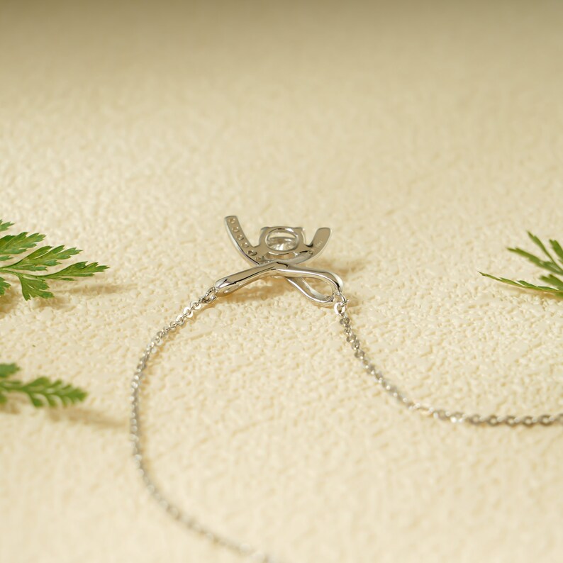 1.0 TCW Round Moissanite Diamond Unique Pendant Necklace in Solid Gold 7