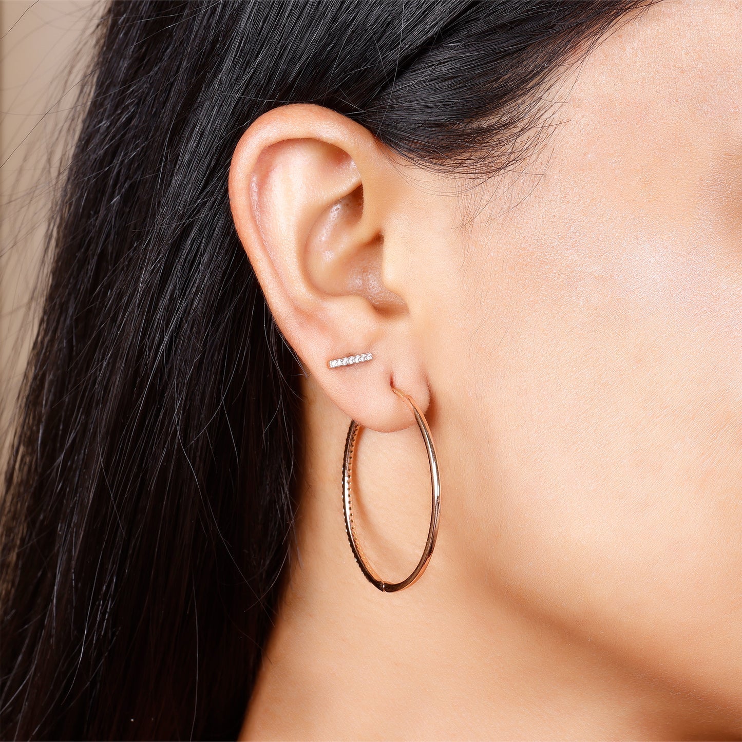 0.30 TCW Round Cut Moissanite Bar Stud Earrings in Gold 7