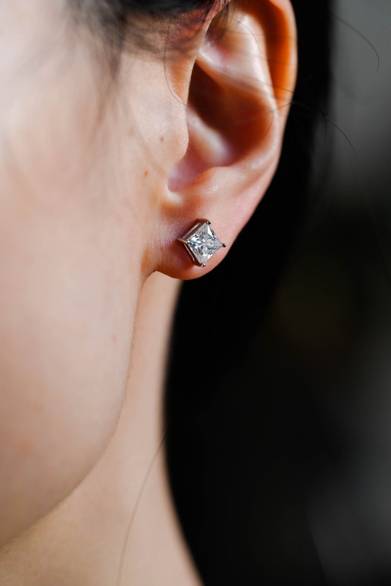 0.70 TCW Princess Cut Moissanite Stud Earrings in Gold 6