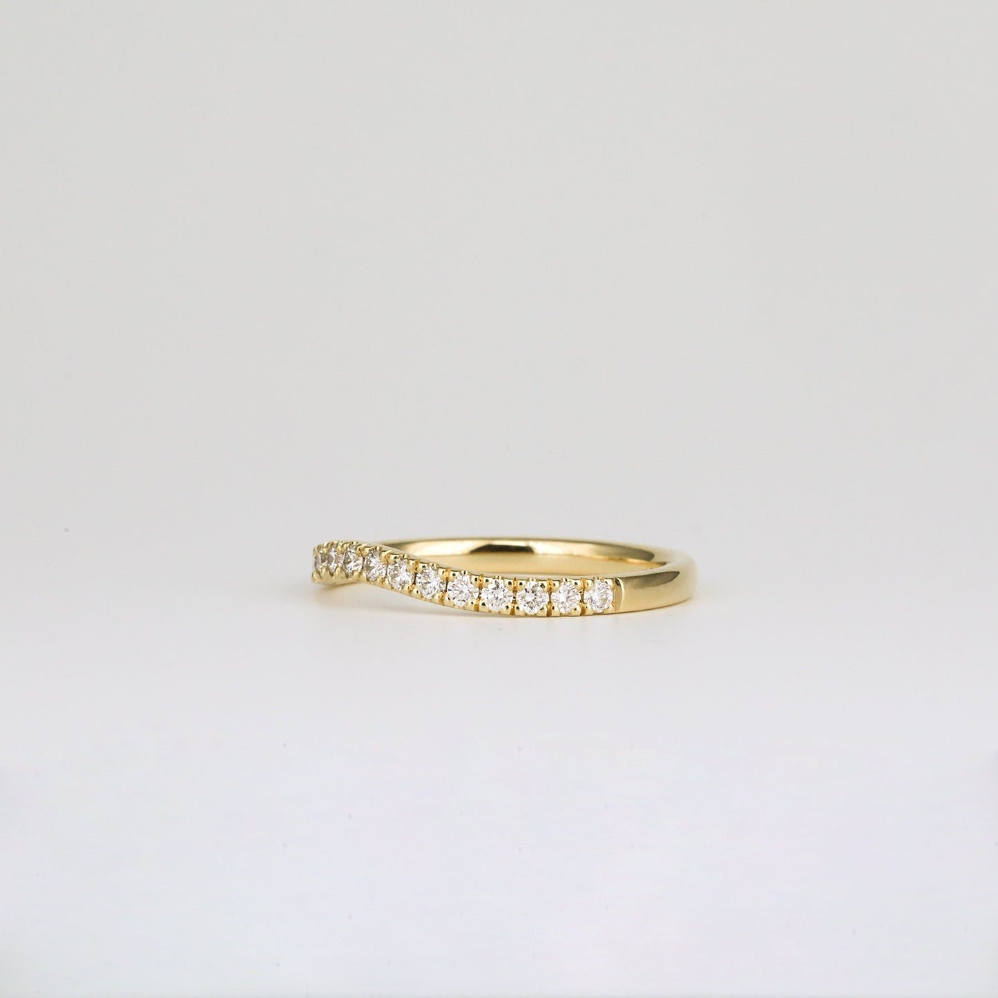 0.33 TCW Round Stones Curved Lab Grown Diamond Wedding Band