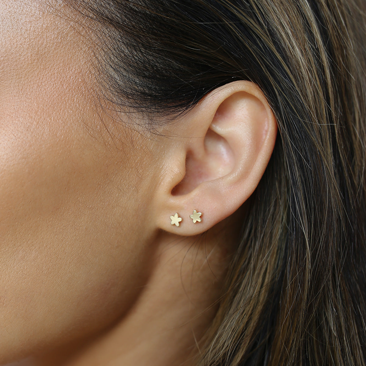 Floral Earrings in Gold 4