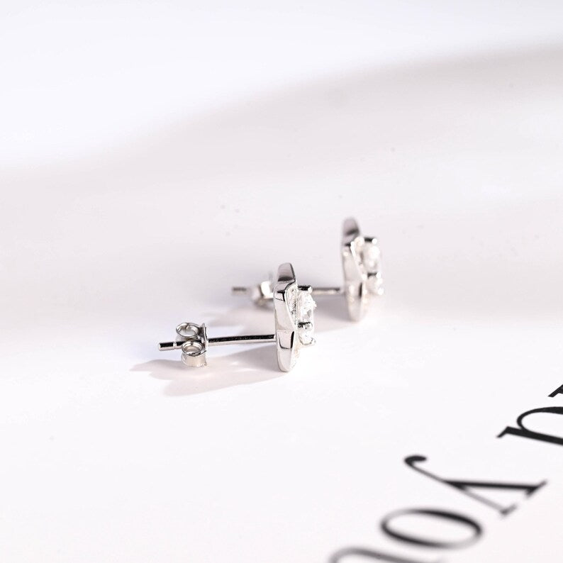 0.40 TCW Round Cut Moissanite Clover Leaf Stud Earrings in Gold 5