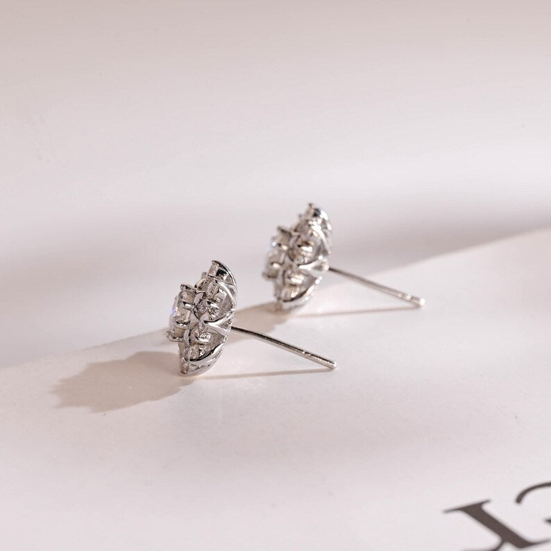 0.50 TCW Round Cut Moissanite Halo Earrings in Gold 10