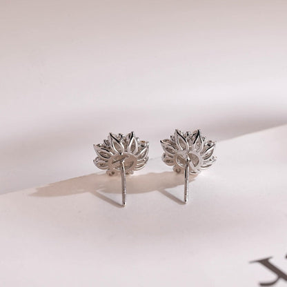 0.50 TCW Round Cut Moissanite Halo Earrings in Gold 3