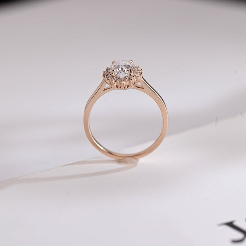 Stunning 1.0 - 2.0 CT Oval Moissanite Engagement Ring with Halo Design 7