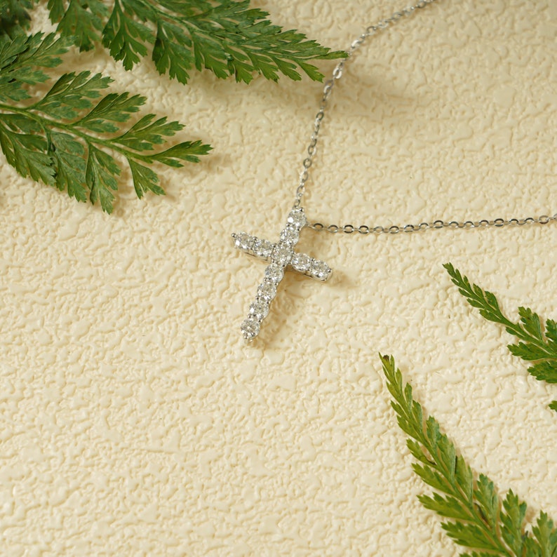 0.50 CT Round Moissanite Diamond Cross Pendant Necklace in Solid Gold 5