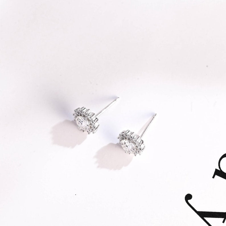 1.20 TCW Round Cut Moissanite Halo Stud Earrings in Gold 5