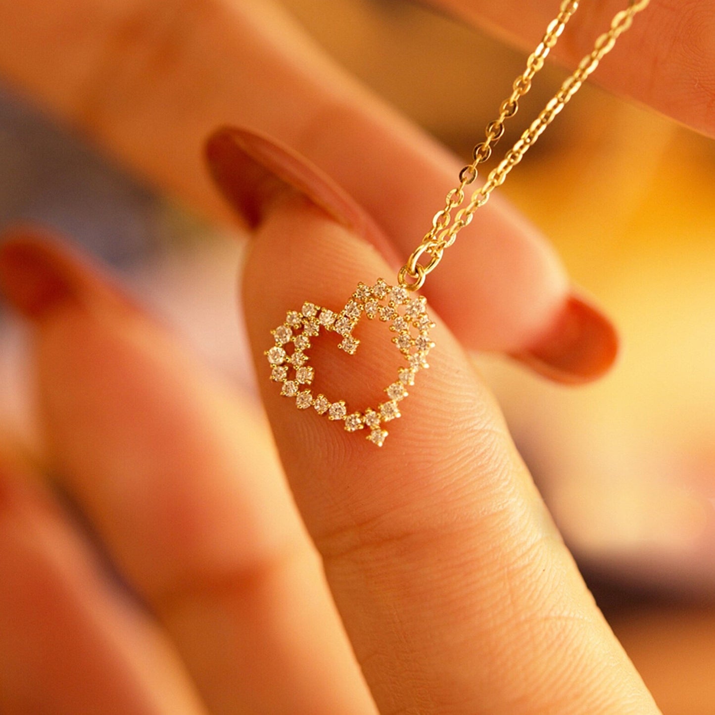 0.15 TCW Round Heart Minimalist Moissanite Necklace 3