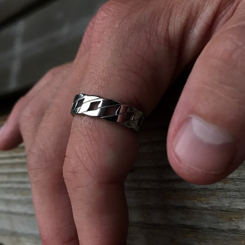 Cuban Chain Style Mens Wedding Band