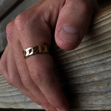 Cuban Chain Style Mens Wedding Band