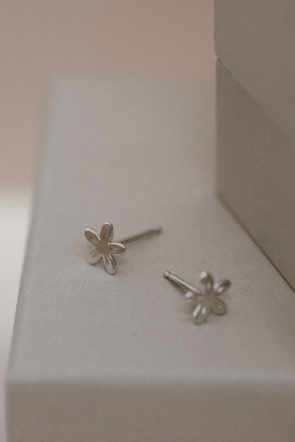 Mini Daisy Stud Earrings