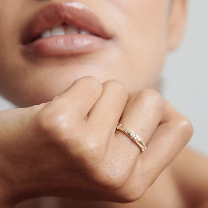 0.15 TCW Round Shaped Flush Setting Lab Grown Diamond Wedding Band