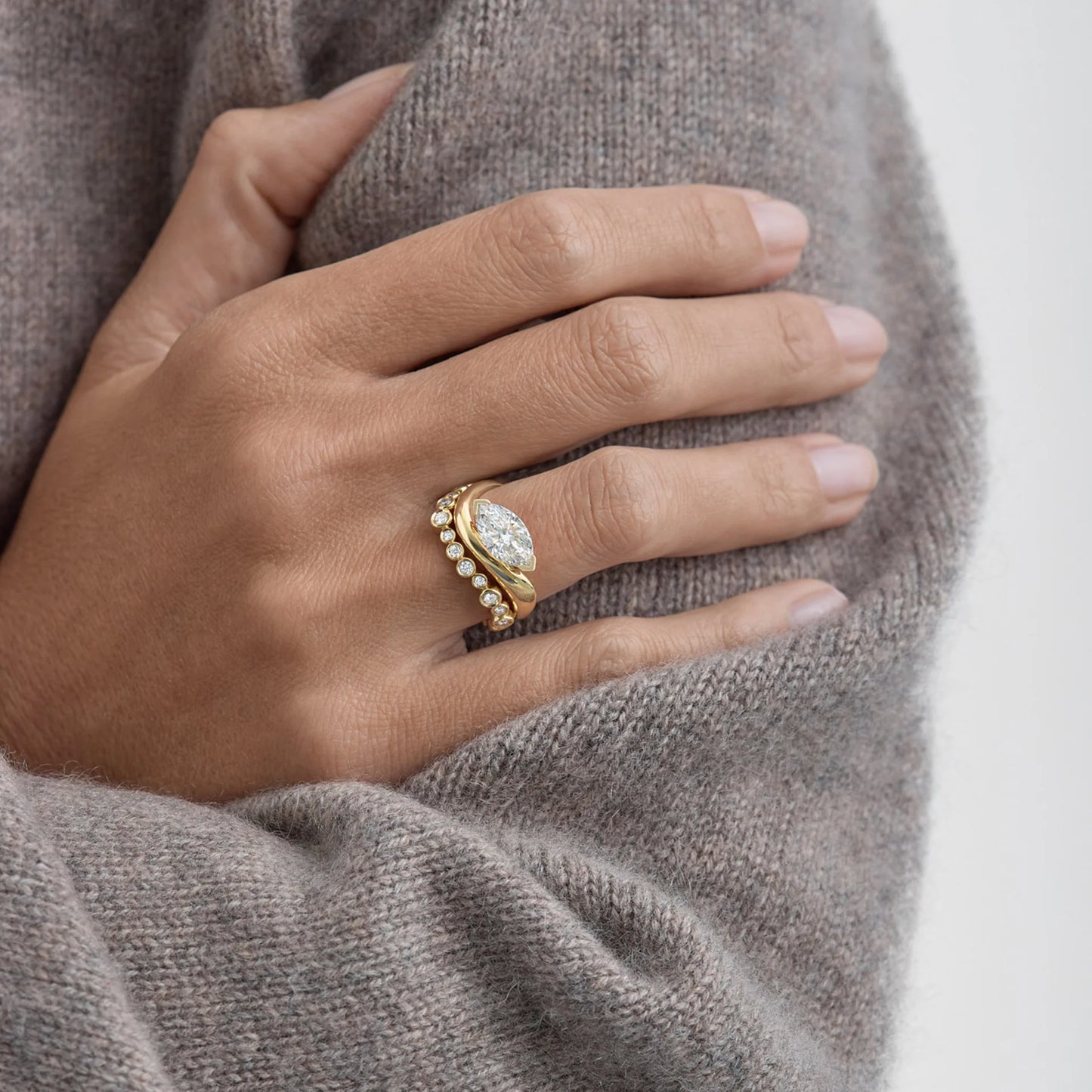 Timeless 0.25 TCW Round Stones Unique Swirl Bezel Lab Grown Diamond Wedding Band