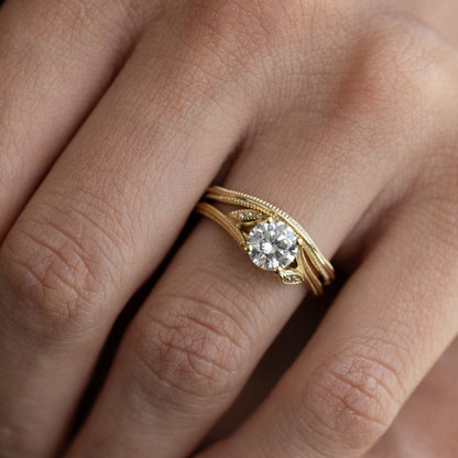 1 CT Round Shaped Vintage Styled Lab Grown Diamond Engagement Ring