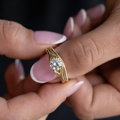 1 CT Round Shaped Vintage Styled Lab Grown Diamond Engagement Ring