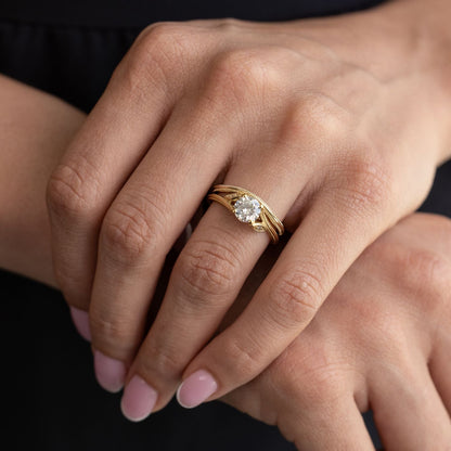 1 CT Round Shaped Vintage Styled Lab Grown Diamond Engagement Ring