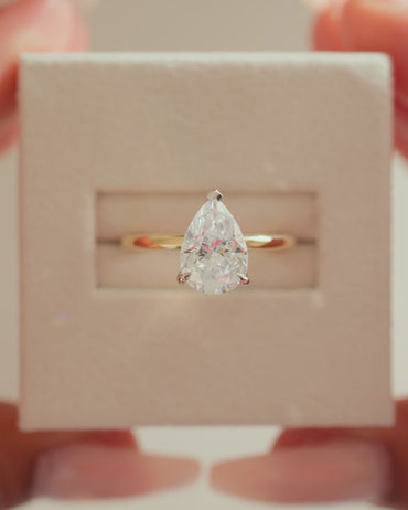 2.0 CT Pear Cut Solitaire Setting Lab Grown Diamond Engagement Ring